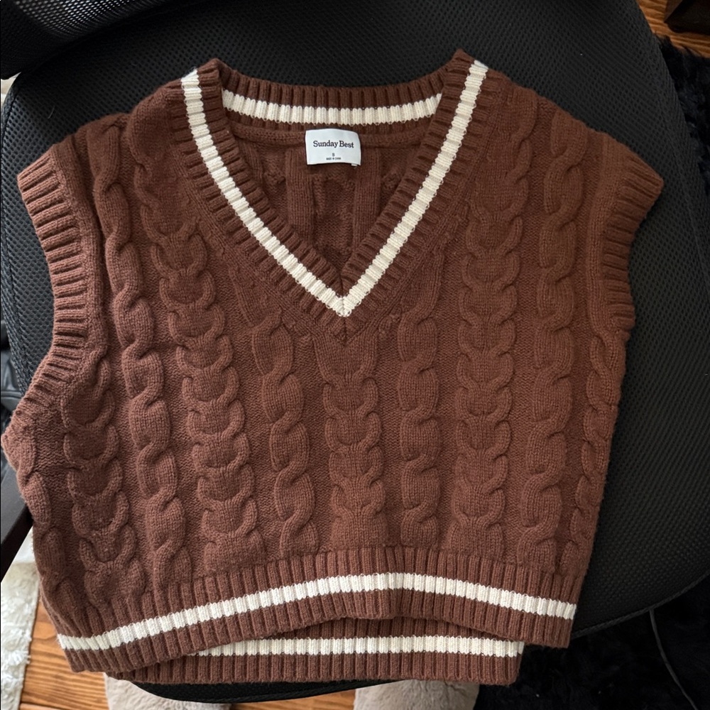 Aritzia Brown Cable Knit V-Neck Sweater Vest